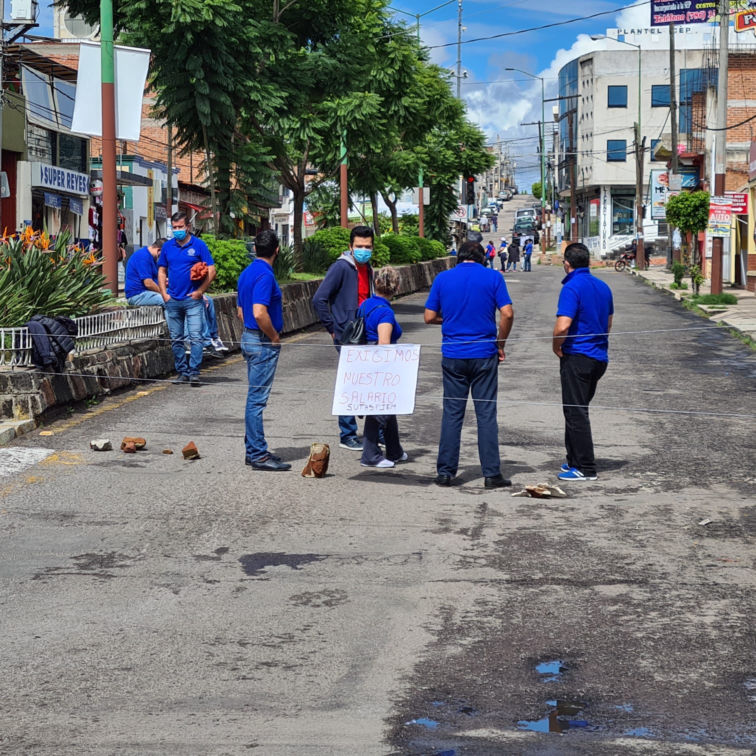 Trabajadores del Poder Judicial del Estado de Michoacán se manifiestan