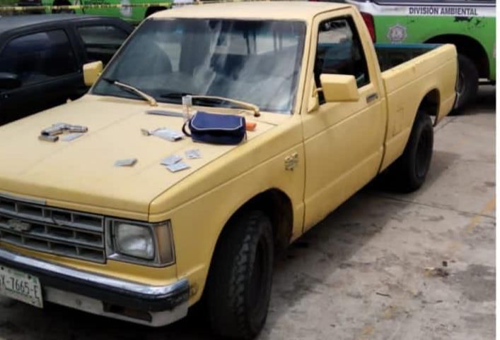 Asegura SSP vehículo con reporte de robo, un arma y 26 pastillas psicotrópicas