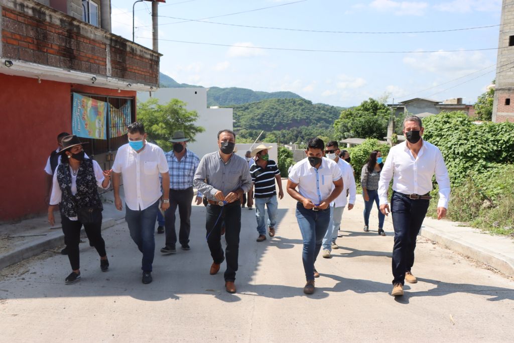 Con obra pública, lleva Gobierno del Estado bienestar a la población de Tuzantla