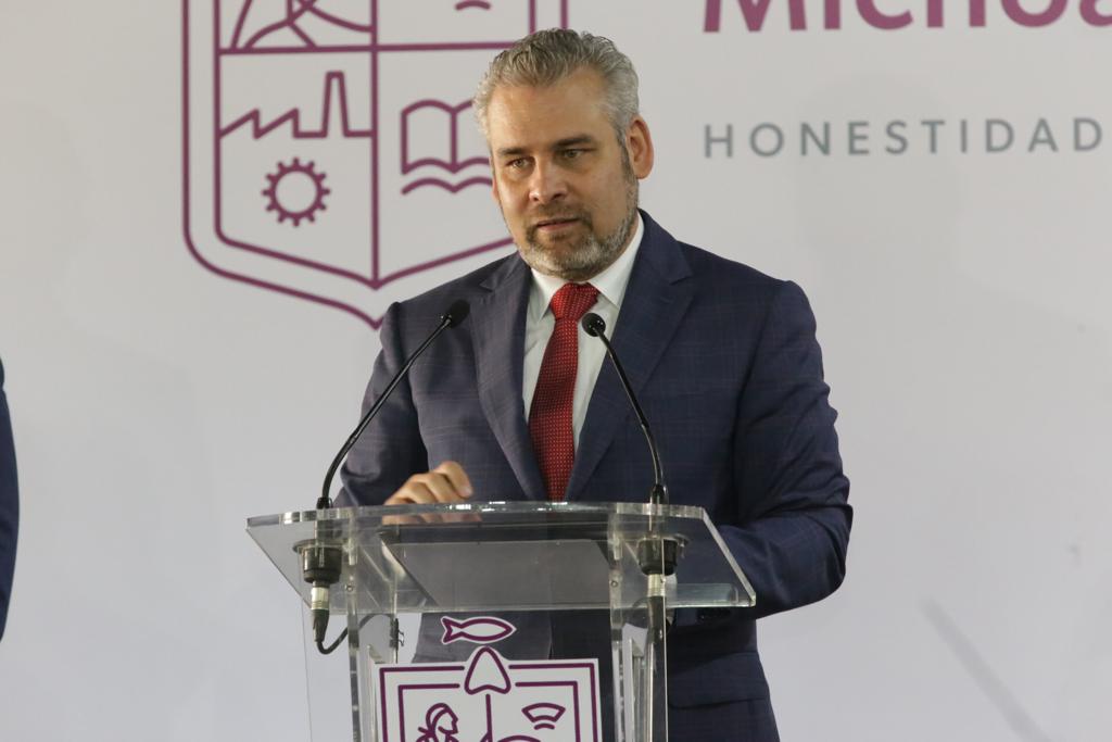 Bedolla cancela la asignación de escoltas a funcionarios