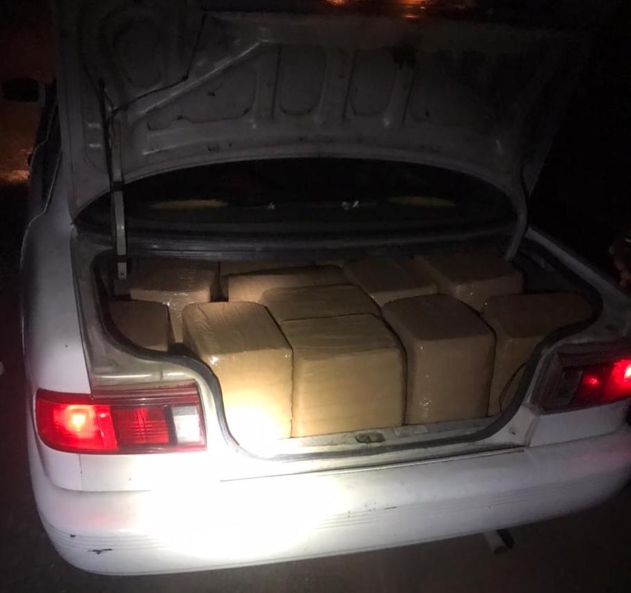 Policía Michoacán logra detener a tres hombres que  transportaban 100 kilos de la marihuana