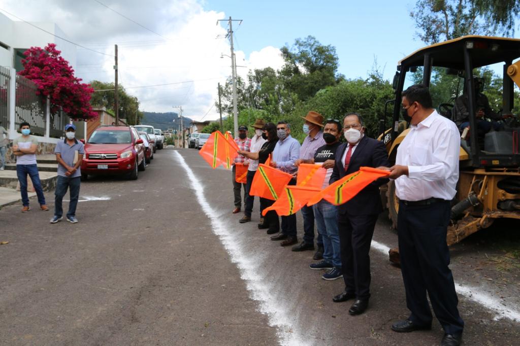 José Luis Téllez dio el banderazo de arranque a los trabajos de construcción del colector de agua pluvial en la calle Florentino López