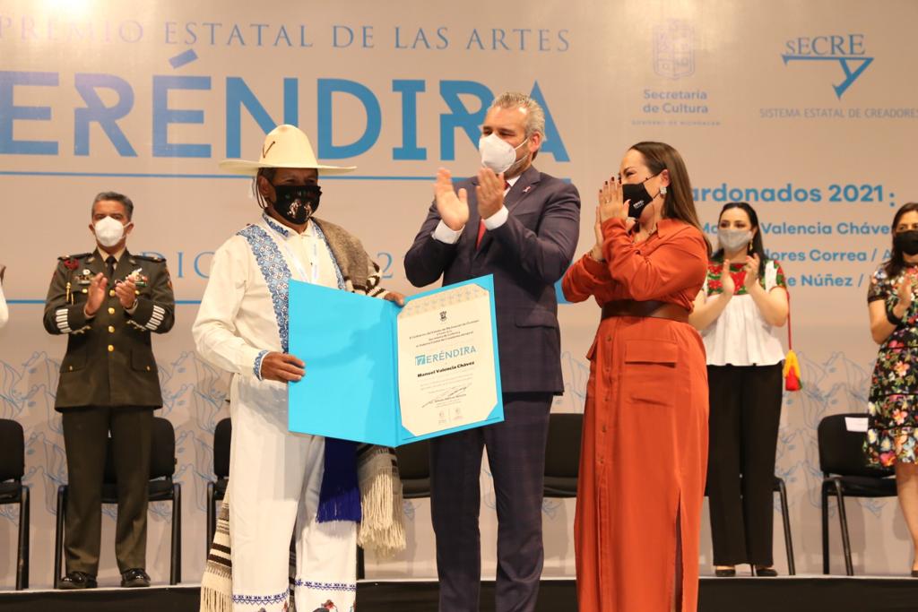 Entrega Gobernador el Premio Estatal de las Artes Eréndira 2021