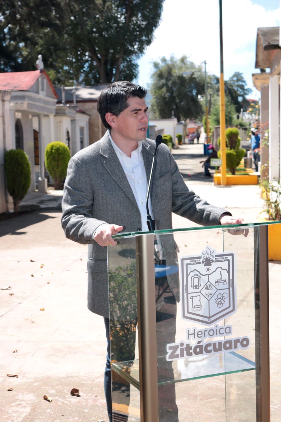 Anuncia Gobierno de Zitácuaro protocolo para la visita del panteón durante Día de Muertos