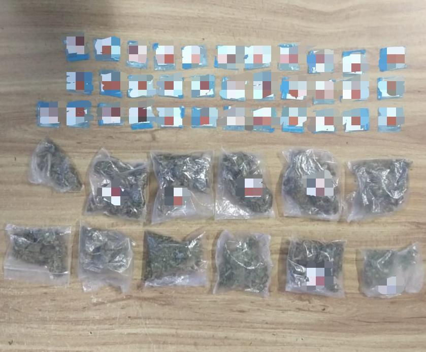 En distintos hechos, SSP y Policía Municipal aseguran a tres en posesión de 55 envoltorios de drogas
