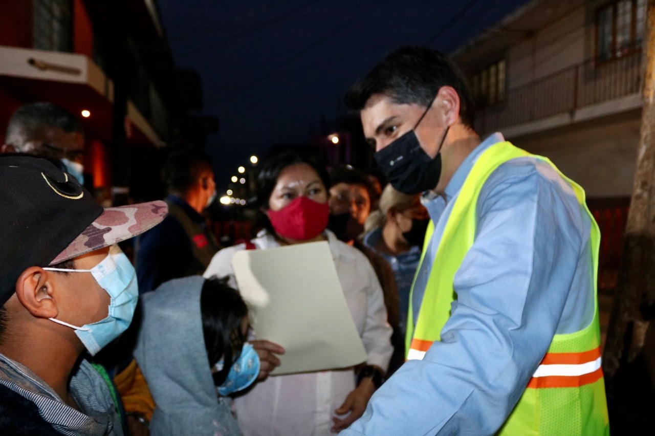 Pone en marcha Toño Ixtláhuac, construcción de pavimentación e iluminación de la calle Ignacio López Rayón