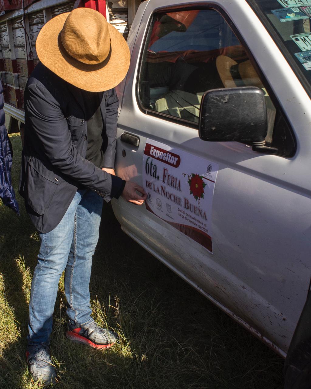 Productores de flores de Noche Buena hacia Expo Venta en Toluca