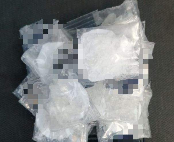 En Zamora, SSP y Policía Municipal aseguran a uno en posesión de 24 envoltorios de droga.