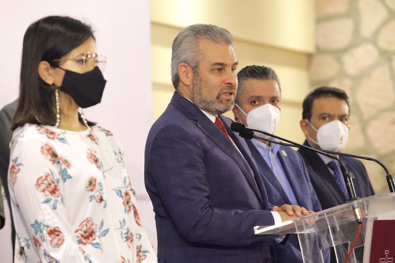 Presupuesto 2022 proyecta nuevos programas sociales, de seguridad y obra pública.