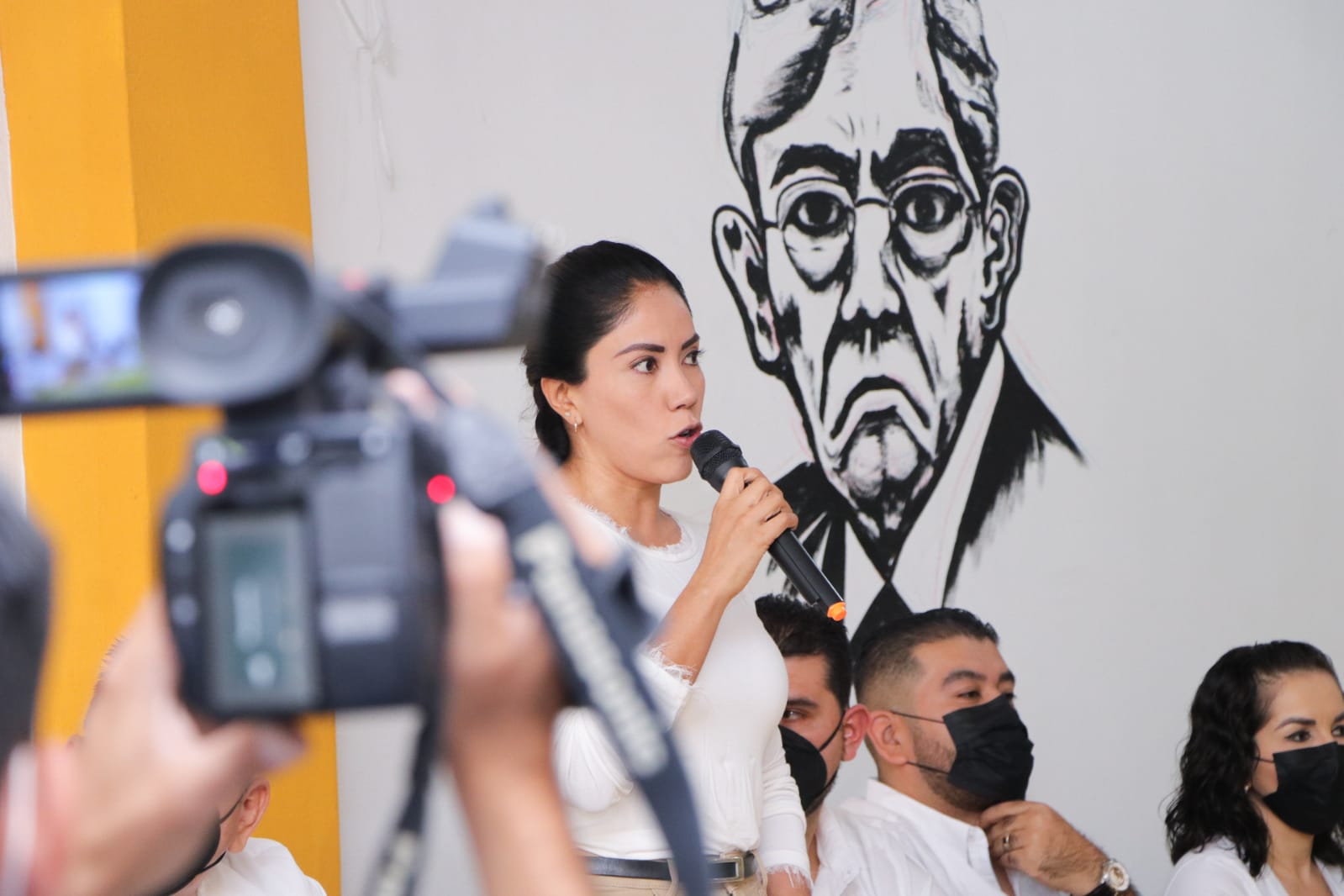 En dos meses de gobierno se evidencia que Michoacán quedará hipotecado: Fanny Arreola