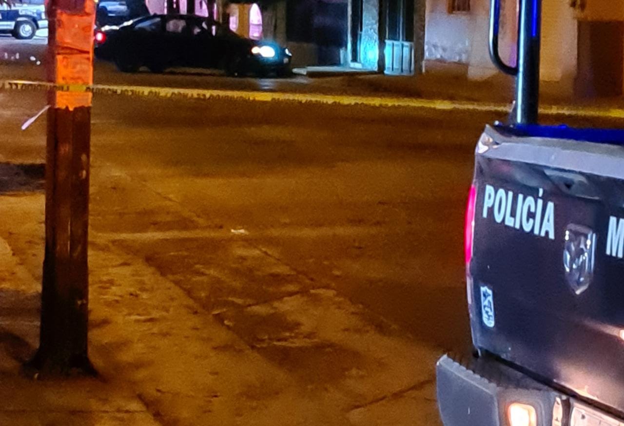 Asesinan de varios balazos a un hombre en la Av. Juárez de Cd. Hidalgo