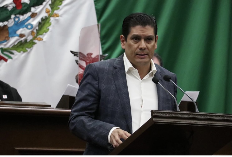 Para agilizar trámites y servicios, propone Ernesto Núñez ley de mejora regulatoria