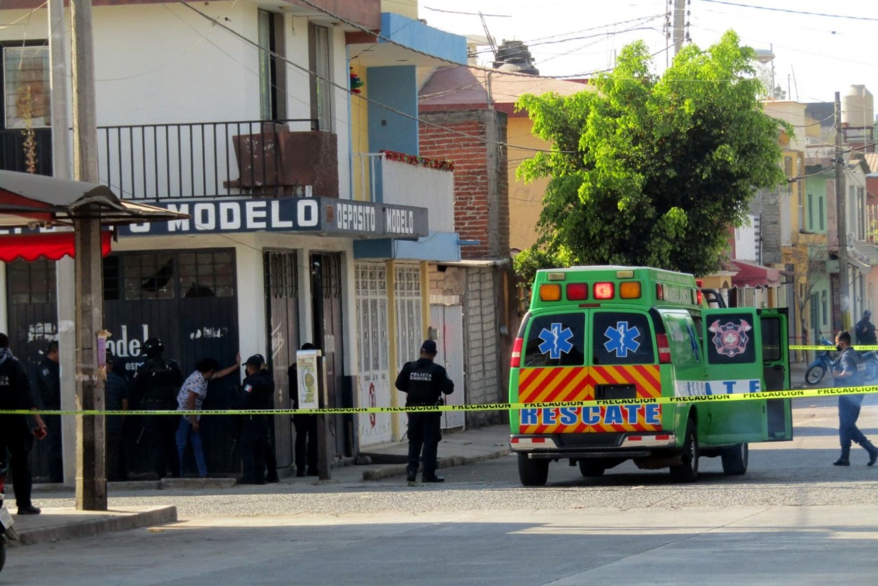 Sicarios asesinaron a balazos a dos hermanos dentro de un deposito de venta de cerveza