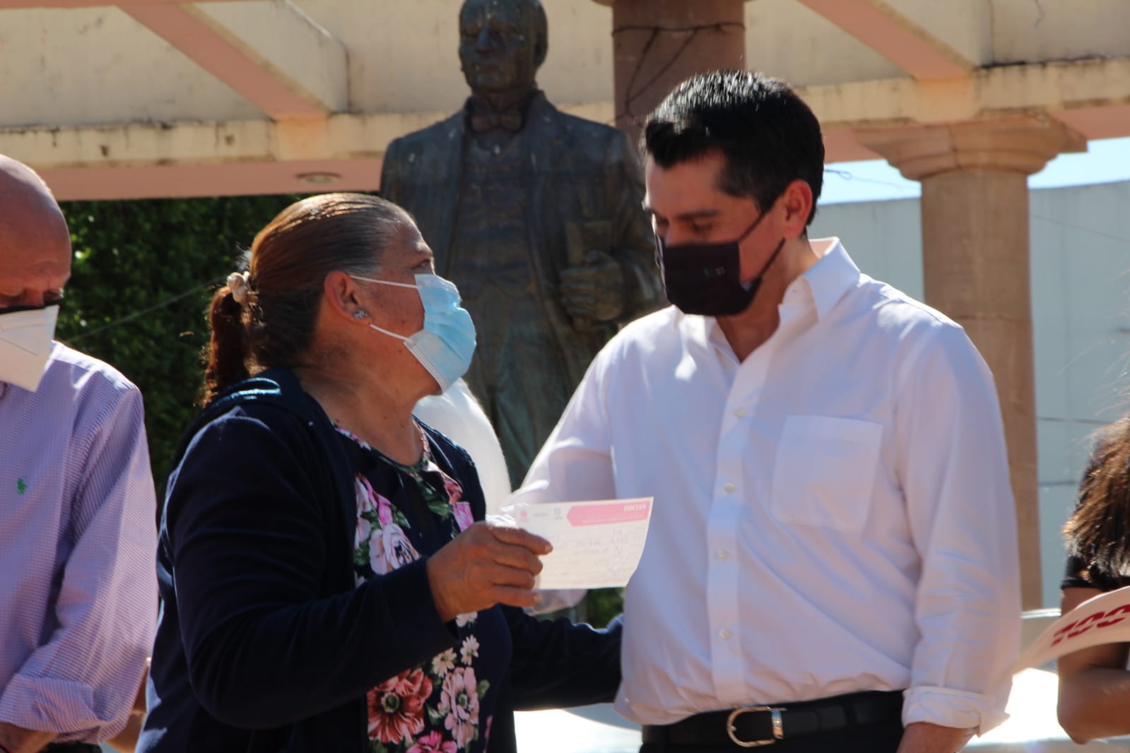Beneficia gobierno de Toño Ixtláhuac a 621 familias, con material para el Mejoramiento de sus Viviendas