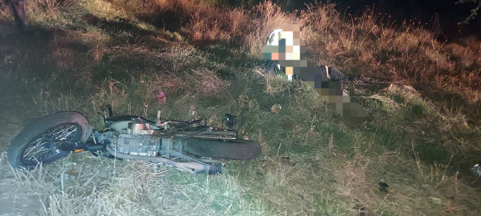 Muere una persona al caer de la Motocicleta en la que viajaba en sobre la carretera Maravatio- Cd. Hidalgo