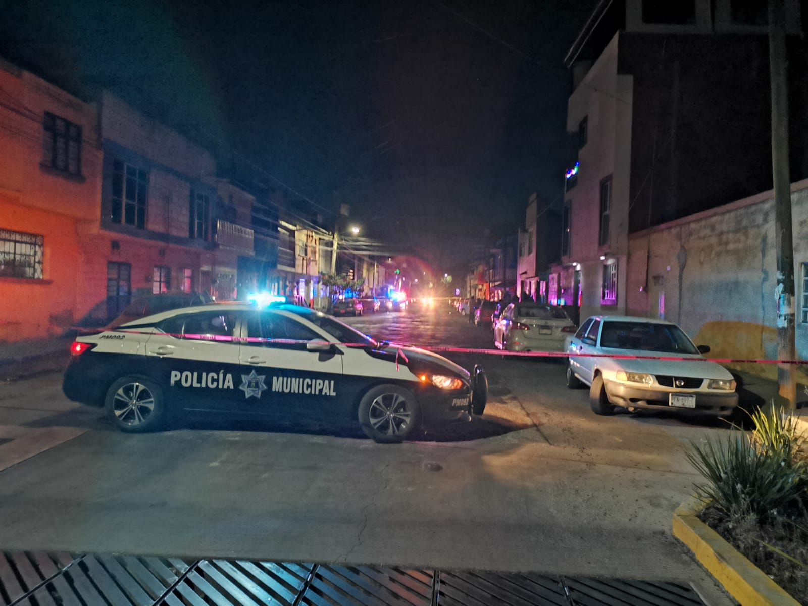 A balazos matan a un hombre por fuera de una tienda de abarrotes