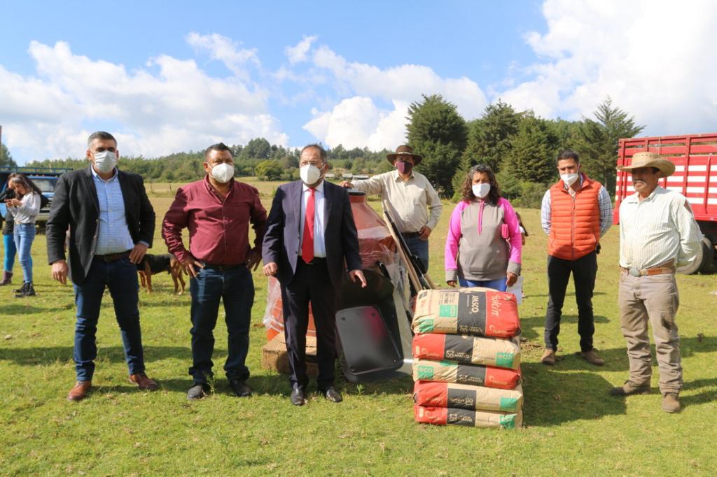 José Luis Téllez entregó despensas y apoyos productivos como 2 molinos de nixtamal, cemento y herramientas de trabajo en La Ortiga y Tierras Coloradas