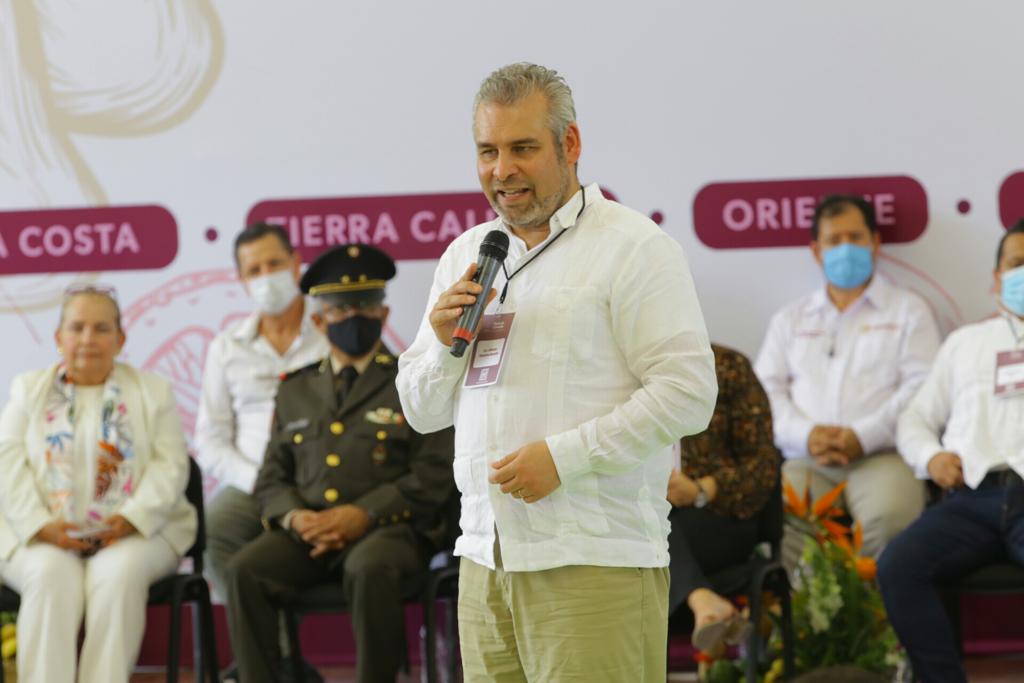 Propone Bedolla incubar empresas desde instituciones educativas y de capacitación.