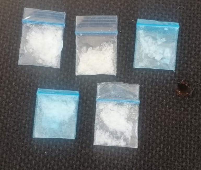 En Morelia, Uruapan y Zamora, SSP detiene a 3 en posesión de diversas dosis de droga.