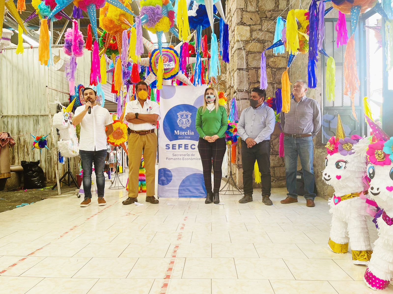 Inauguran el 7 Festival de La Piñata en Plaza Comercial Allende.