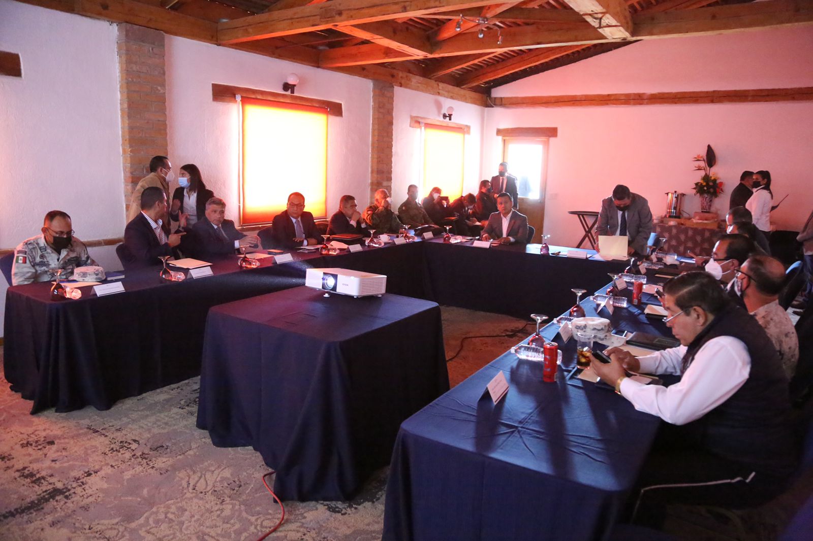 Realizan encuentro interestatal de seguridad para blindar los límites entre Michoacán y EdoMex.