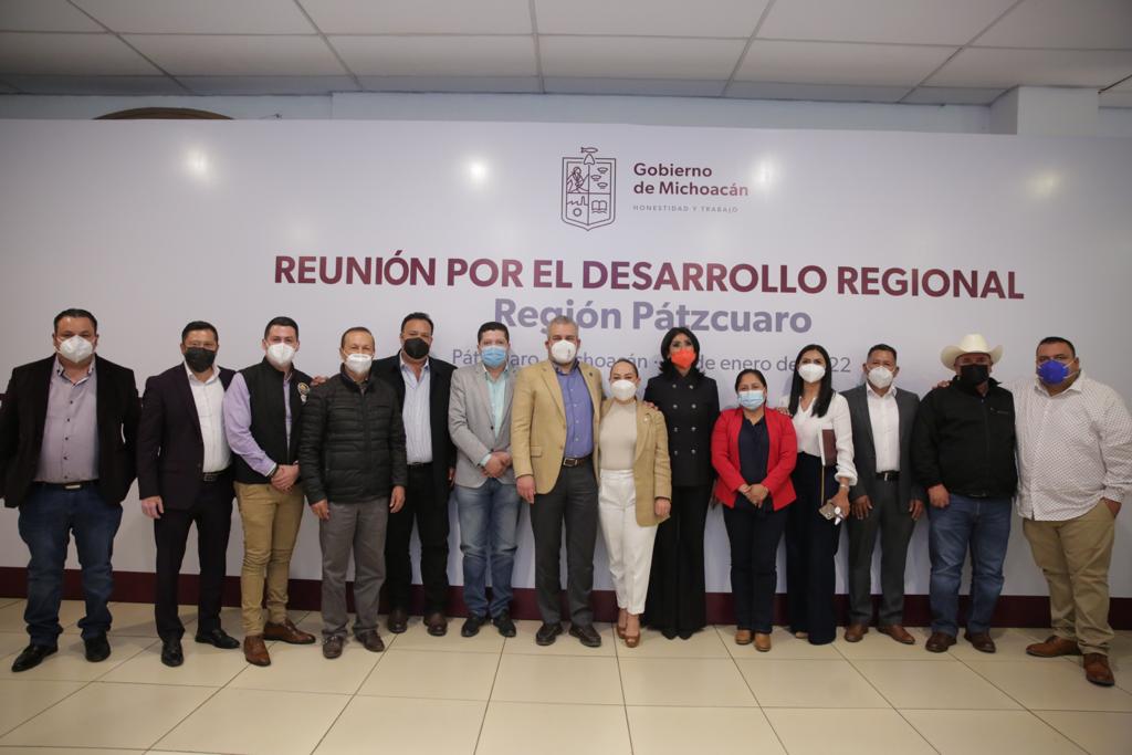 Propone Bedolla potenciar economía de la región Pátzcuaro mediante el turismo