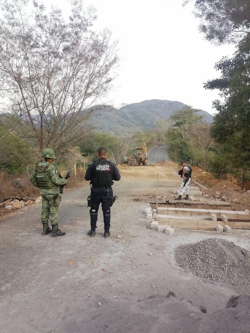 Abierta la circulación vial en la carretera Villa Victoria-Tehuantepec: SSP y Ejército