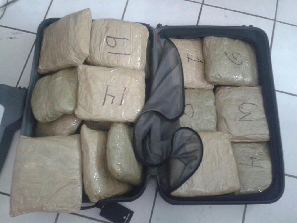 FGR OBTIENE SENTENCIA DE OCHO AÑOS DE PRISIÓN CONTRA TRES PERSONAS POR TRANSPORTE DE MARIHUANA
