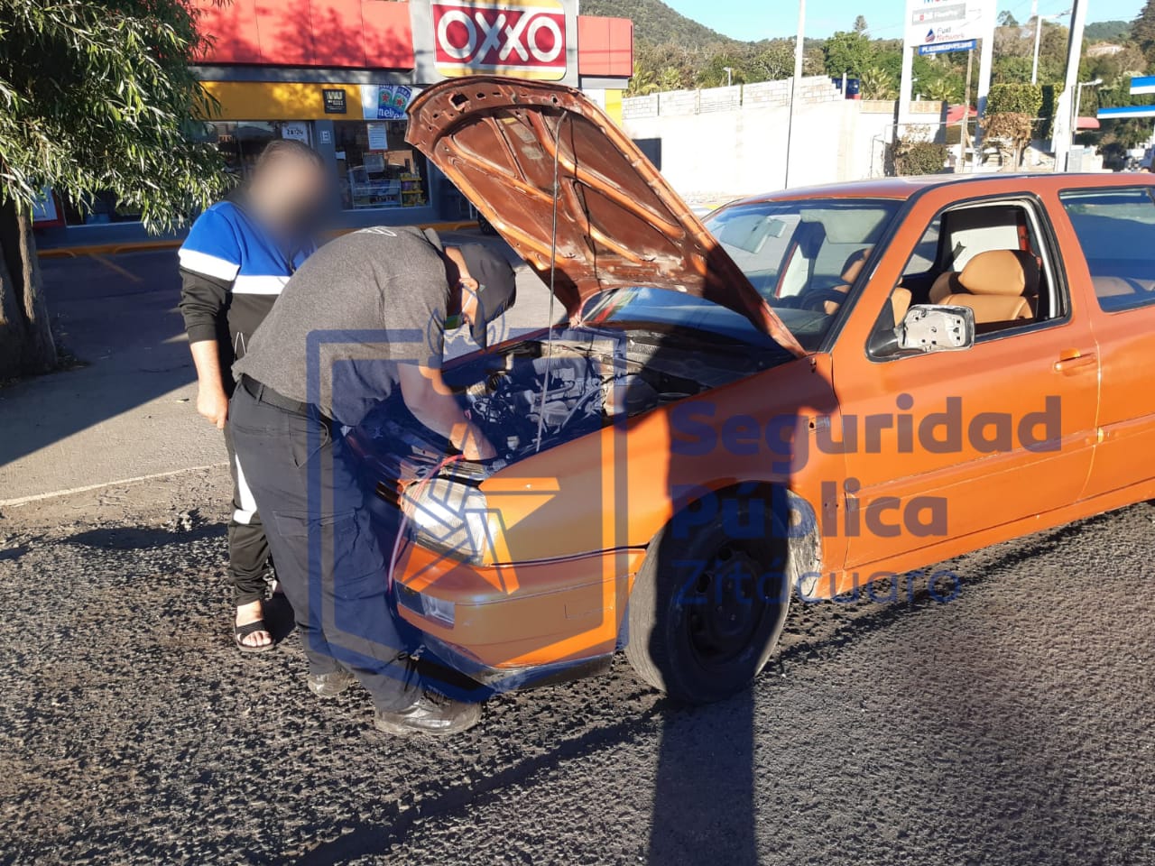 Asisten Ángeles del Camino a conductor