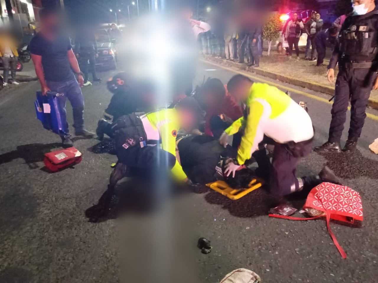 Apoya SSPM accidente de tránsito; los lesionados son trasladados al hospital Regional