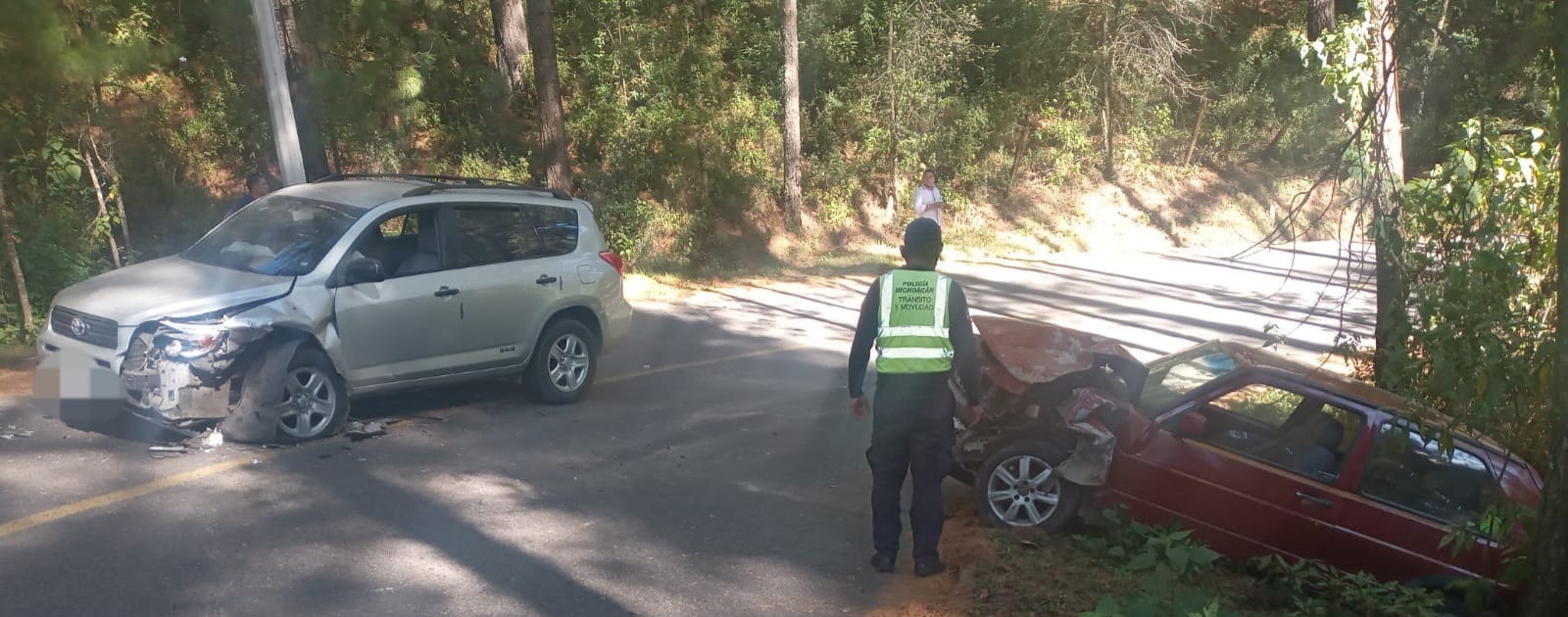 Se registra accidente automovilístico en la carretera Los Azufres – Cd. Hidalgo