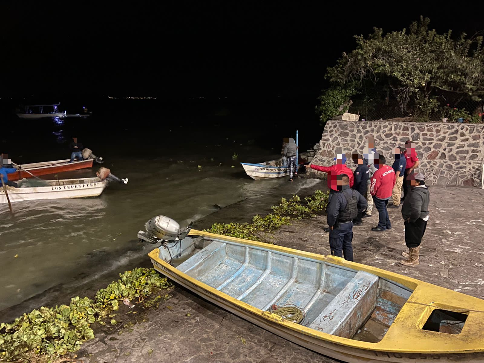 Apoyan SSP y FGE para localizar a dos personas desaparecidas tras volcar su lancha en el Lago de Chapala