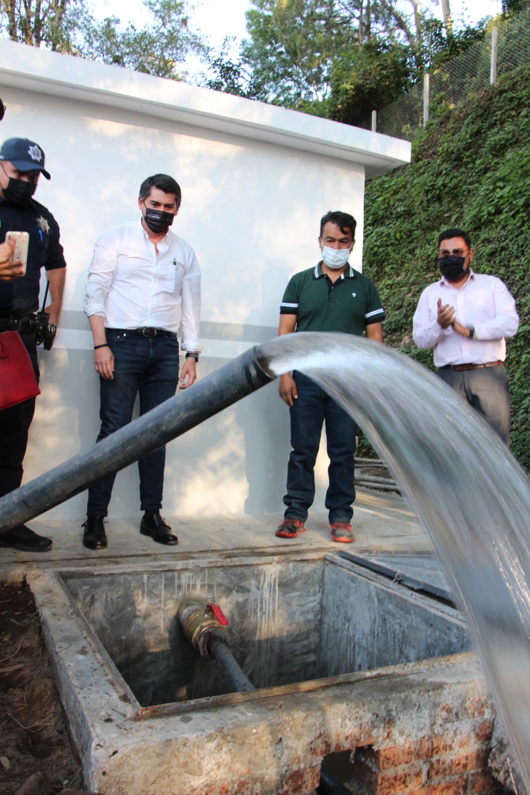 Entrega Toño Ixtláhuac tanque de agua potable para beneficio de la colonia El Moral