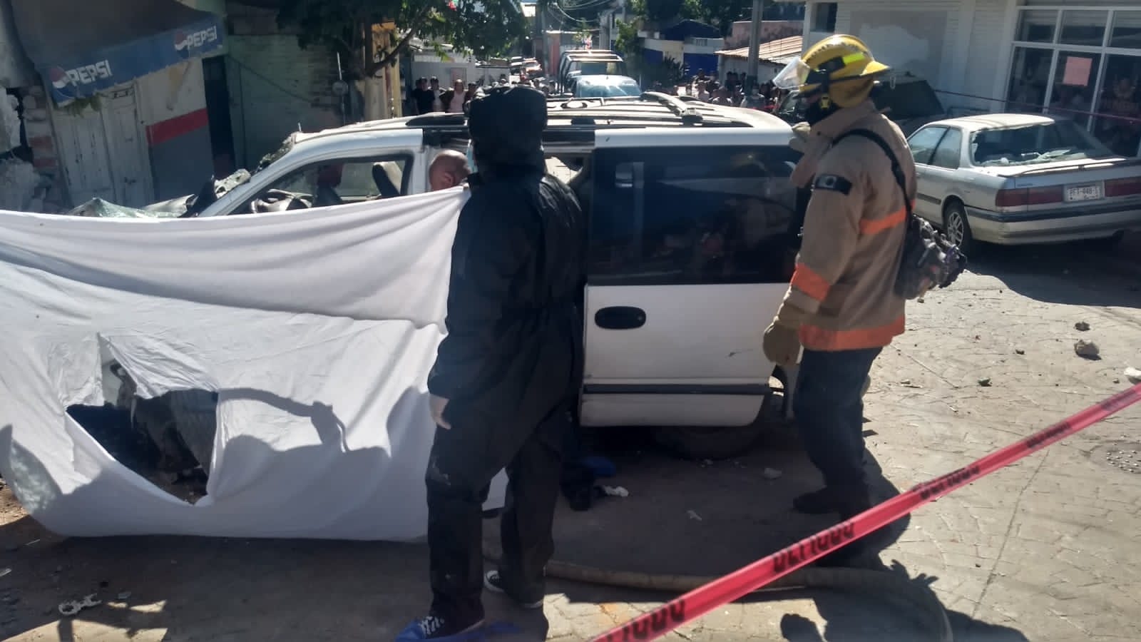 Tres personas perdieron la vida y dos más resultaron lesionadas, en accidente automovilístico el Jungapeo