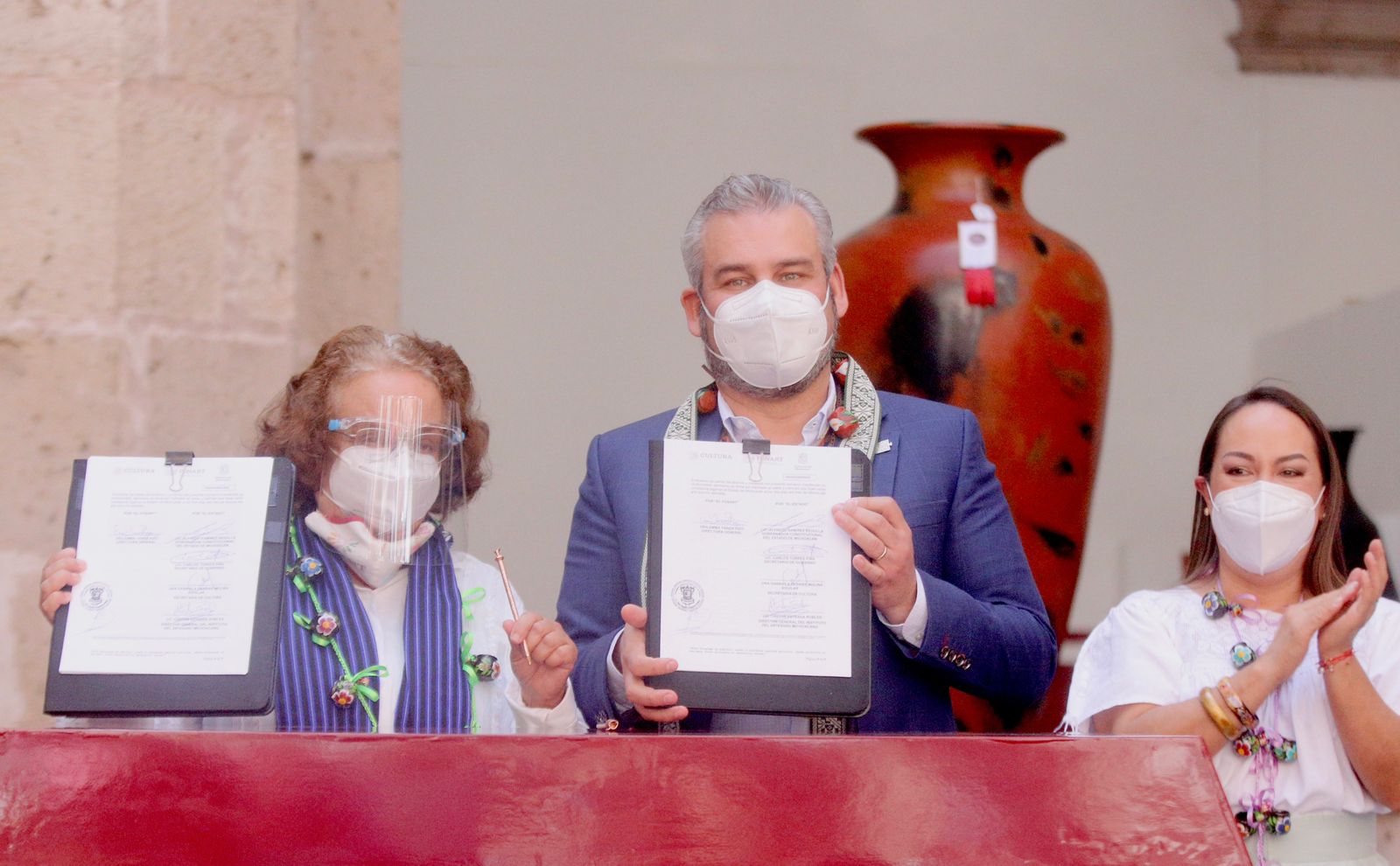 Celebra Bedolla el 50 aniversario de Casa de las Artesanías