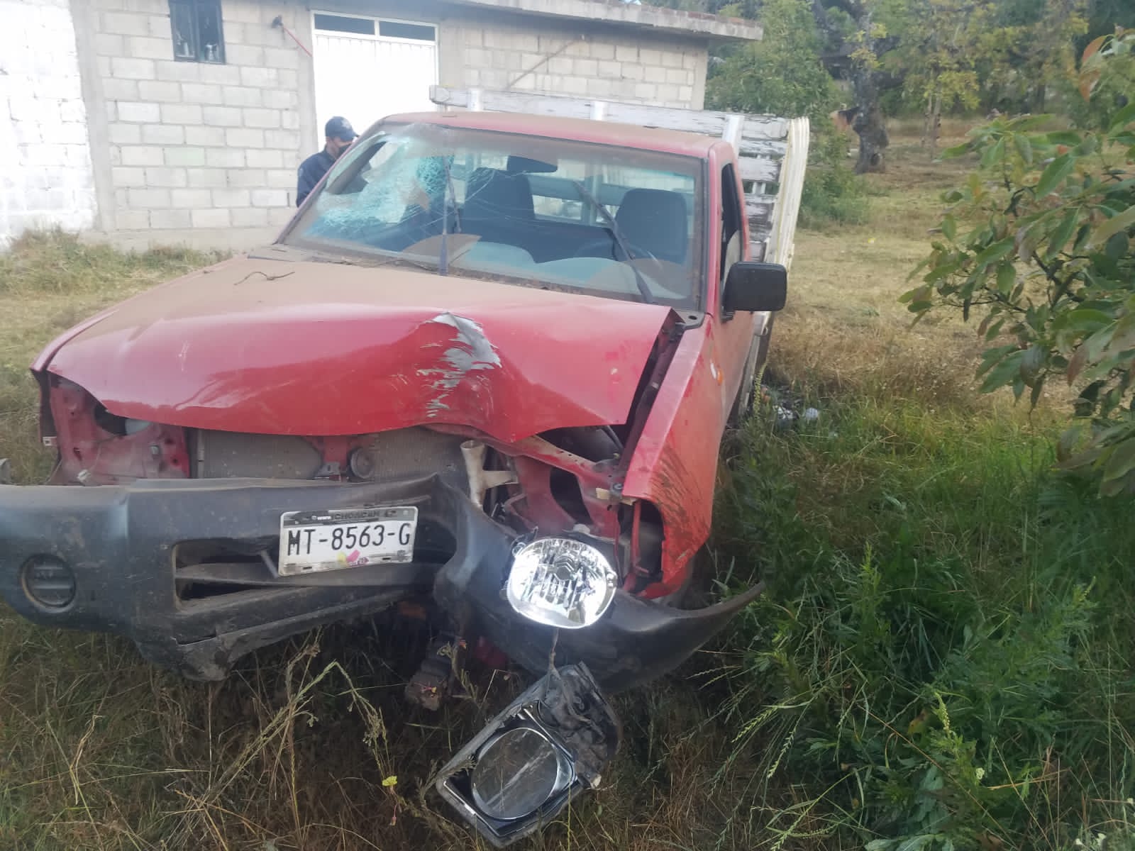 Una persona resultó lesionada al sufrir un choque automovilístico