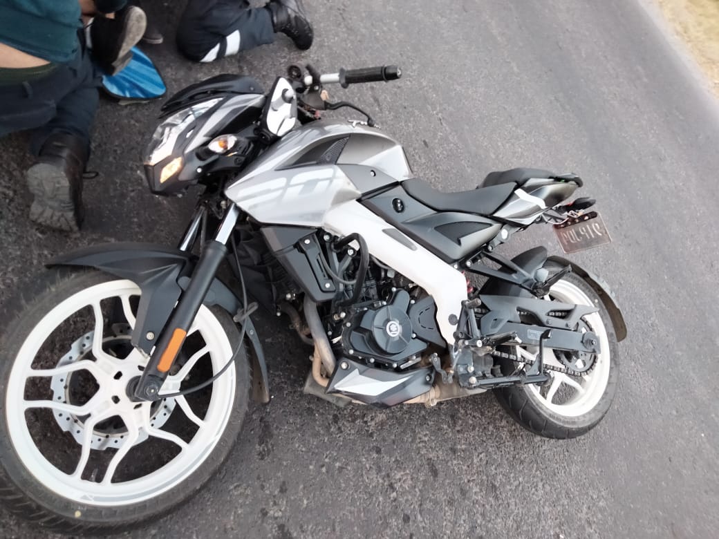 Automóvil arrolla a motociclista y se da a la fuga en el Puente de la Pesca