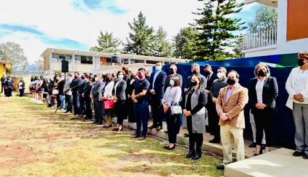 En EPALM inauguran monumental asta bandera en el 55 aniversario del plantel