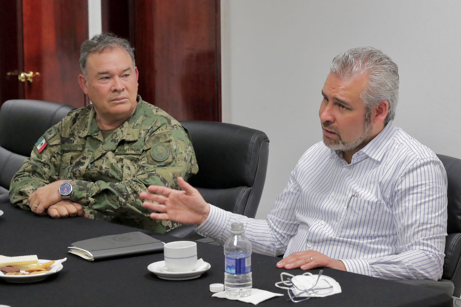 En mesa de seguridad, refuerzan estrategia para la construcción de la paz.