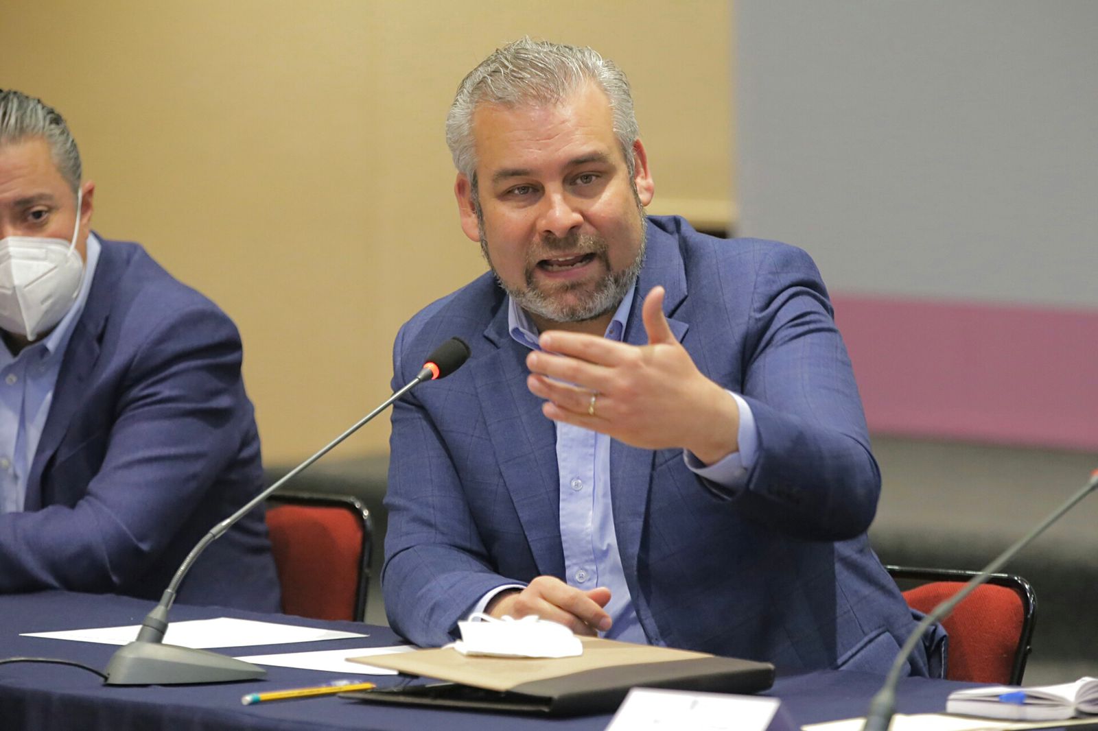 Organizaciones campesinas serán aliadas para regular autos extranjeros.