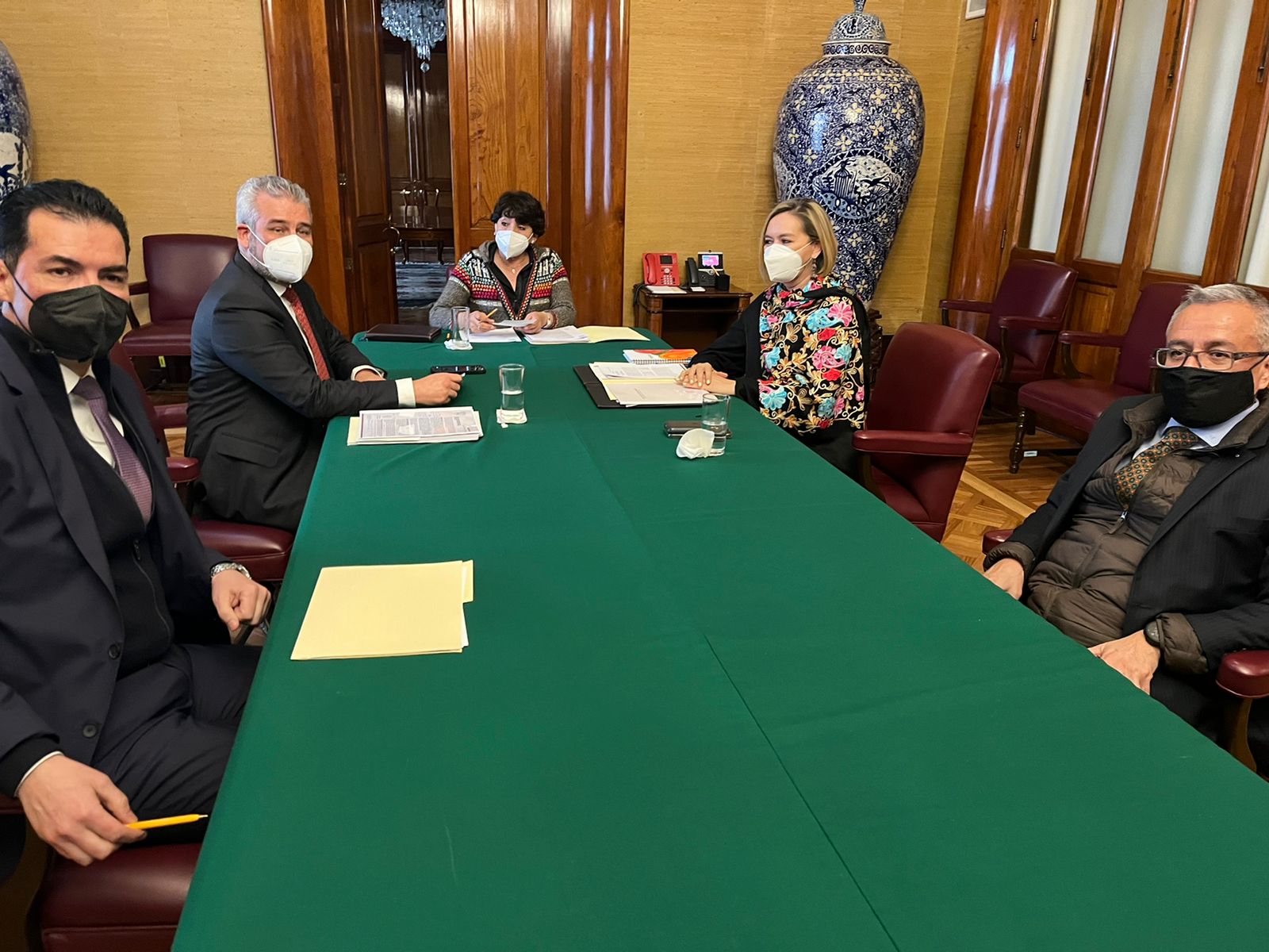 Gobierno de Michoacán y SEP dan seguimiento a federalización de la nómina magisterial.