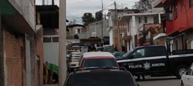 Tres hombres murieron después de haber sido agredidos a balazos en el interior de un taller mecánico en Cd. Hidalgo.