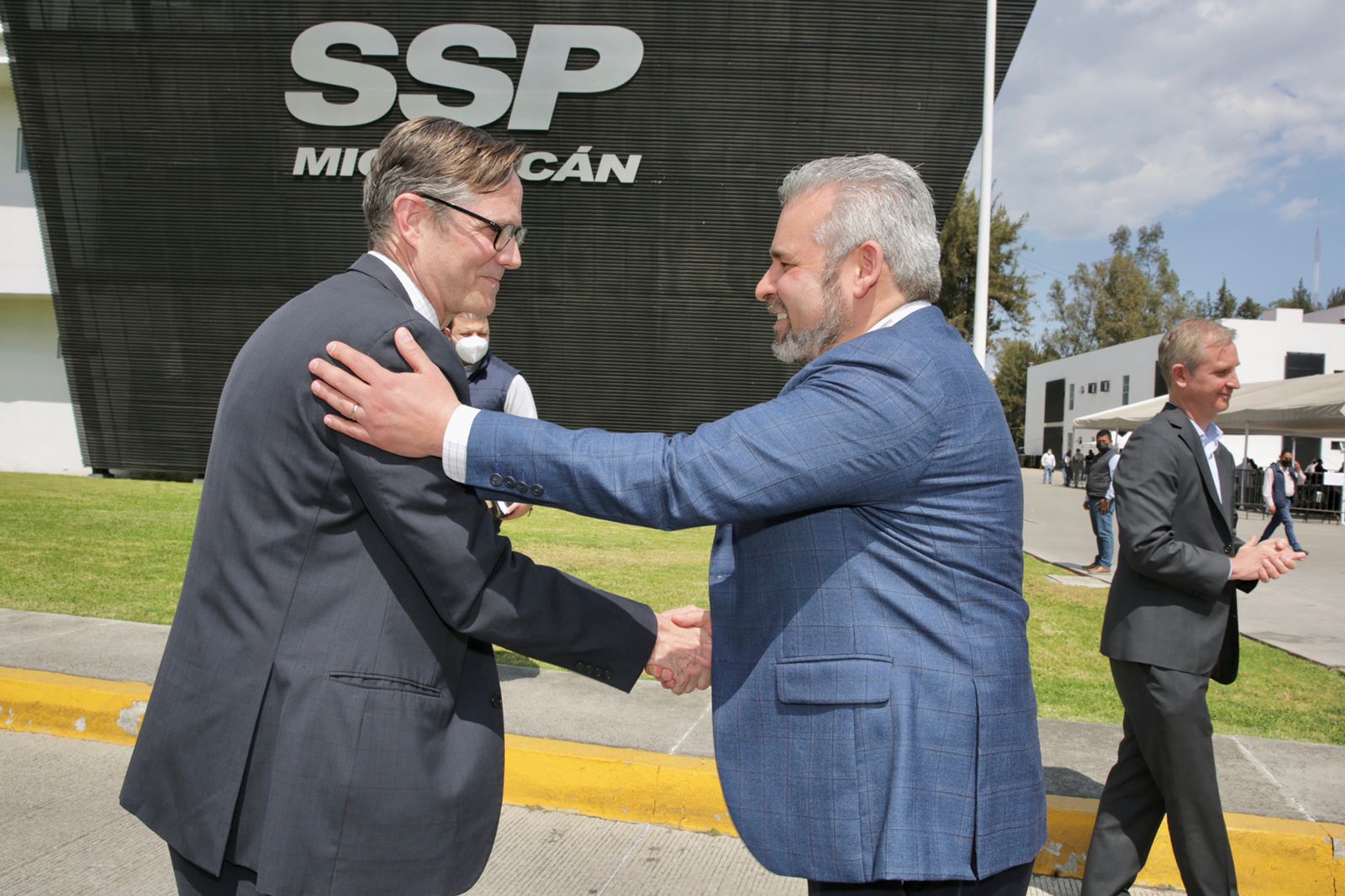 Gobierno de Michoacán y embajada de EU avanzan en protocolo para reactivar la industria aguacatera.