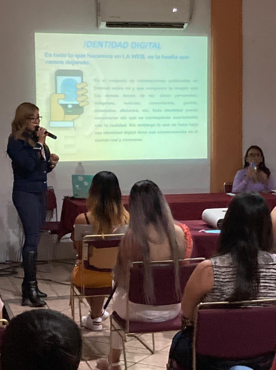 Imparte FGE charla “Delitos Cibernéticos y Violencia Sexual Digital” en Apatzingán.