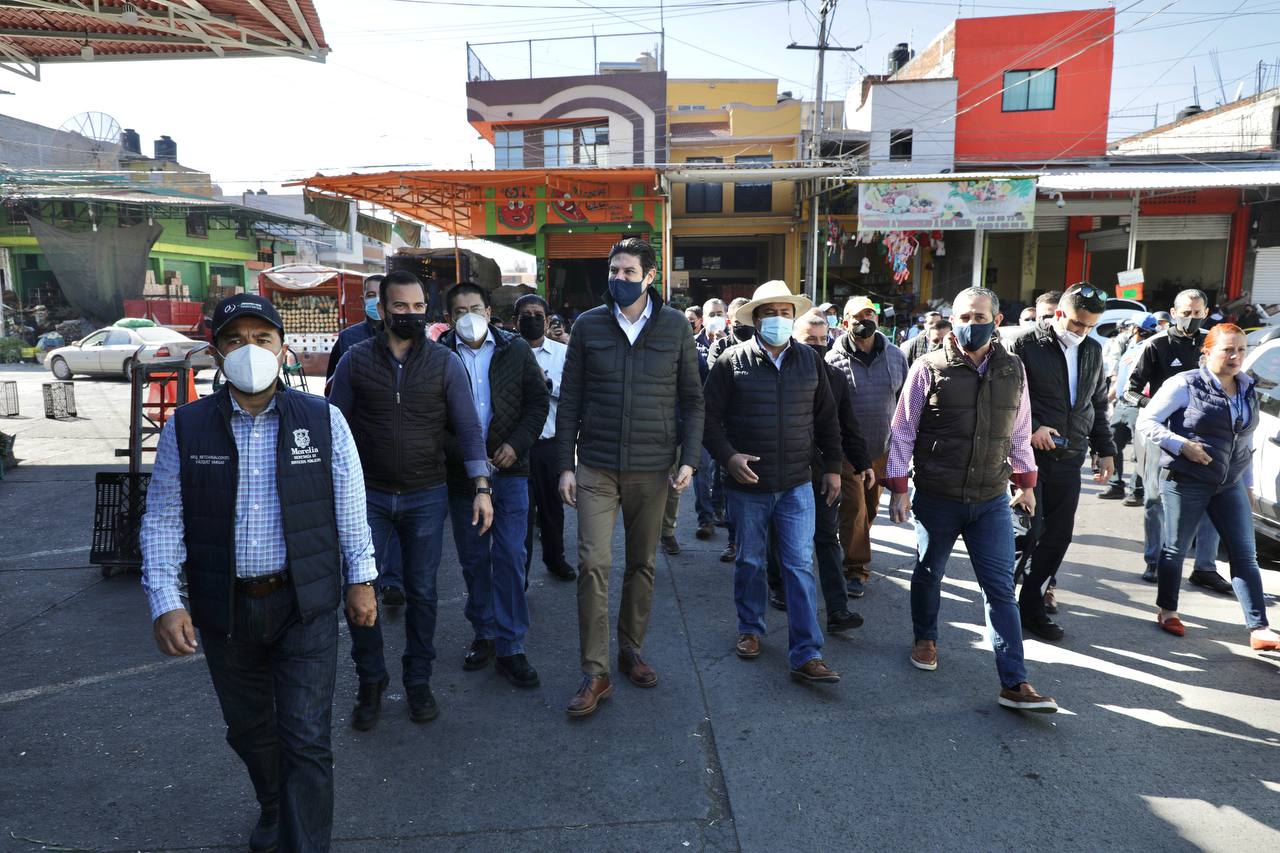 Locatarios y Gobierno Municipal van por el ordenamiento del Mercado de Abastos.