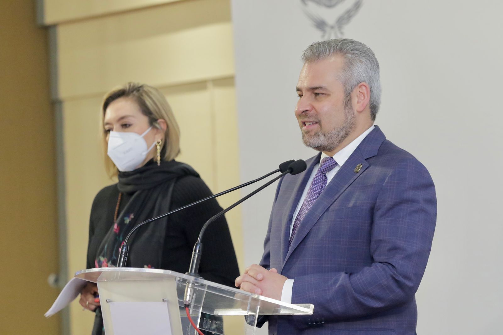 En sector educativo avanza proceso para terminar con prácticas de corrupción: Bedolla.
