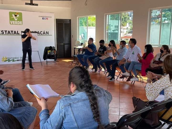 PVEM promueve la inclusión con taller de Lengua de Señas Mexicanas