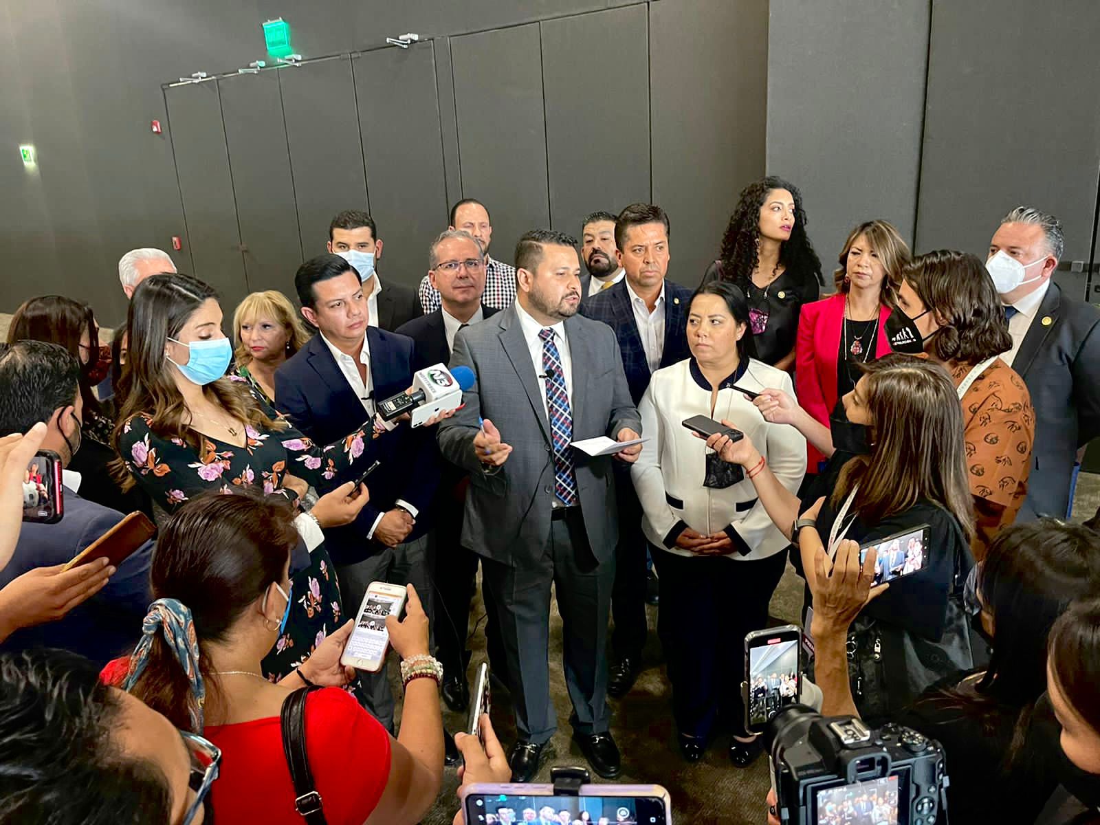 MORENA LE TOMA EL PELO A LOS MICHOACANOS: DIPUTADOS FEDERALES, LOCALES Y ALCALDES DEL PAN, PRD Y PRI.