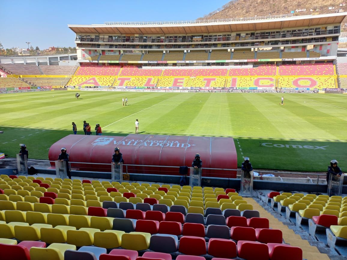SSP instala dispositivo de seguridad previo a encuentro deportivo en el Estadio Morelos.