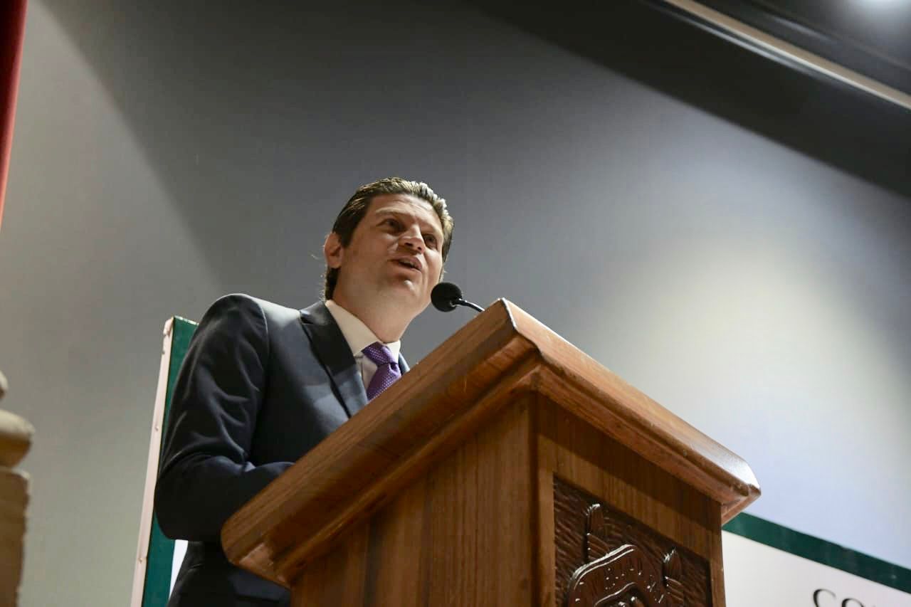 Llama Alfonso Martínez a defender y fortalecer las instituciones electorales.